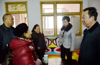 苟小莉看望慰问老干部、劳模、优秀专家及困难群众