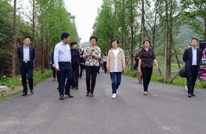 中央省市级媒体团来渠“走基层、访妇情”