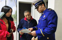 渠县消防免费为困难群众安装烟感探测器