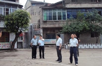 孙承伯到三汇四小调研