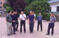 马军一行到鹤林学校关心慰问贫困学生