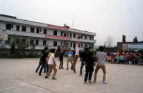 新市中学九年级举行篮球比赛活动