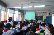 渠江六小开展“红烛杯”青年教师赛课活动