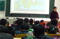 龙凤学校成功举办“红烛杯”青年教师赛课活动