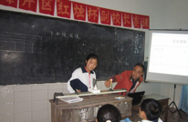 岩峰片区第二届“红烛杯”副校长赛课如期举行