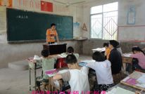 柏水学校：顶岗助力 帮扶奠基