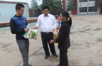 渠江六小举行“9.18”洪灾捐款活动