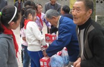 蔡和学校开展“敬老爱老”活动