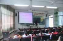 渠江六小举行教师献课活动