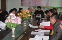 静边镇一小 召开班主任工作交流会