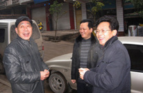 静边镇一小走访慰问特困教职工
