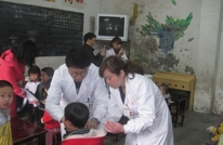 望溪一小幼儿接受麻诊预防接种