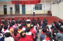 汇南学校举行“学雷锋、树新风”演讲活动
