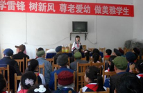 土溪一小开展“学雷锋 树新风 尊老爱幼 做美雅学生”活动
