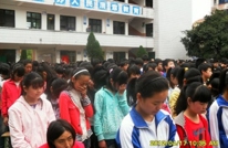 土溪中学举行“感恩、励志”主题教育活动