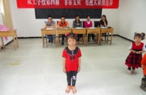 双土学校举办第四届“非常宝贝”电视大赛预选赛