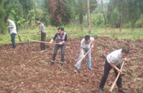 白兔乡深入村社开展帮扶活动