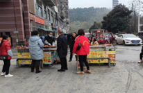 天星街道2024年整治“群众最不满意的10件事”活动 ——站好护学岗 护航上学路 