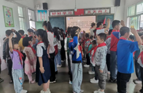 东安小学举行少先队新队员入队仪式