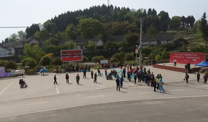 群众诉求认真办  院坝反馈民心暖