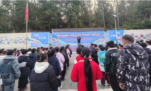 三月春风暖  一起学雷锋！