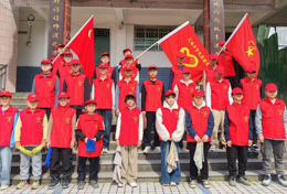 渠县土溪镇初级中学开展“学习雷锋”志愿清扫活动 用行动践行雷锋精神