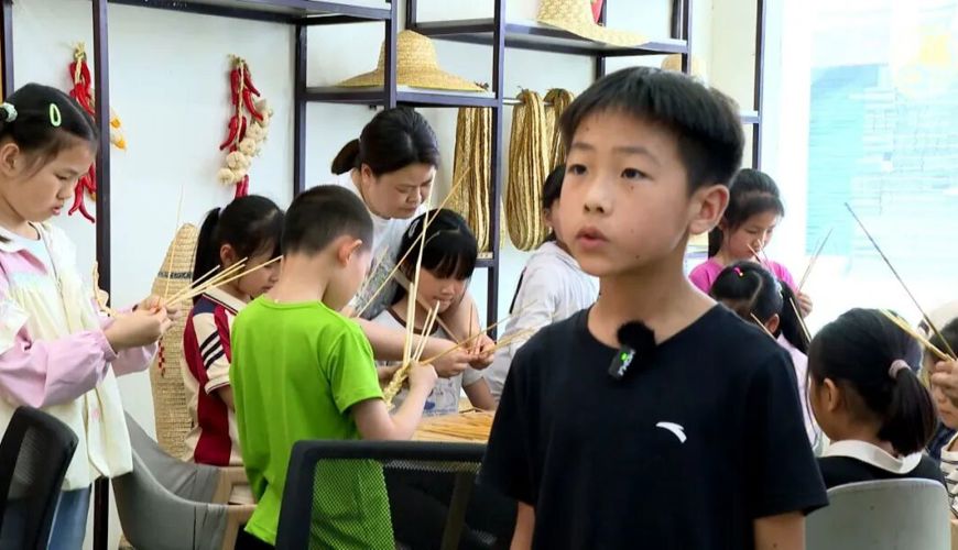 渠县：非遗草编系列活动全方位融入校园生活