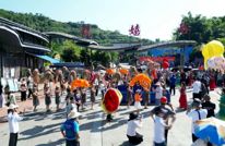 渠县：泼水狂欢 解锁夏日清凉新体验