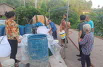 岩峰镇：党旗领航战旱情 精准送水保民生