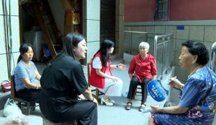 渠江街道解放社区：防溺水宣传进社区 织密暑期“安全网”