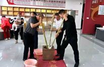 腾龙社区：糍粑飘香迎中秋 邻里同心聚温情